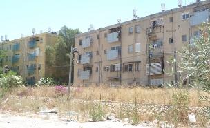 בניין בשכונה ד' בבאר שבע (צילום:  שמעון איפרגן)
