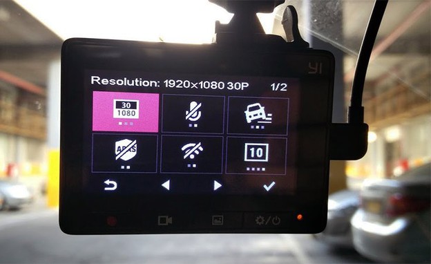 מצלמה לרכב מדגם Yi Dashcam (צילום: איתי מקמל | TGspot)