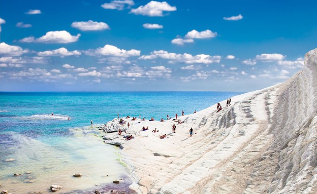חוף לבן בסיציליה (צילום: Aleksandar Todorovic, Shutterstock)