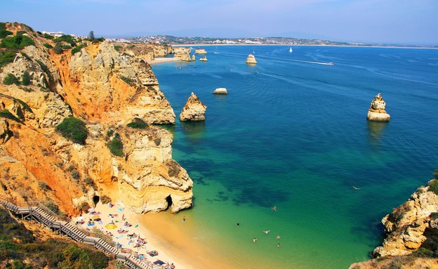 חוף קמילו, פורטוגל (צילום: karnizz, Shutterstock)