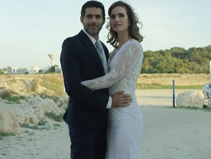 נעמה פרייס ודן שפירא כחתן וכלה (צילום: שי גולדמן)