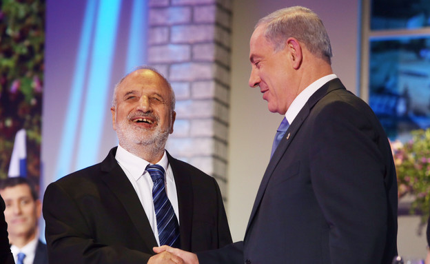ארז ביטון מקבל את פרס ישראל מראש הממשלה באפריל 201 (צילום: גילי יוחנן לפלאש 90)