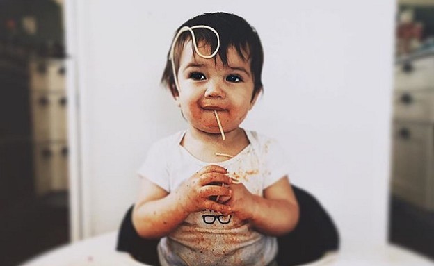 ילדה אוכלת ספגטי (צילום: אינסטגרם)