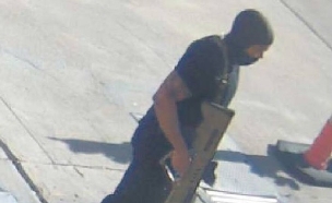 היורה מארה"ב - השתמש בנשק תבור ישראלי (צילום: facebook/Louisiana State Police)