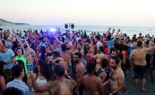 מסיבת חוף בסוריה (צילום: אימג'בנק/AFP)