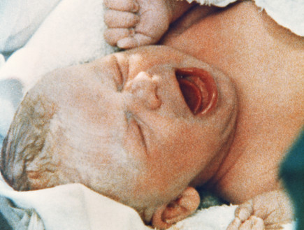 תינוקת המבחנה הראשונה (צילום: Keystone, GettyImages IL)