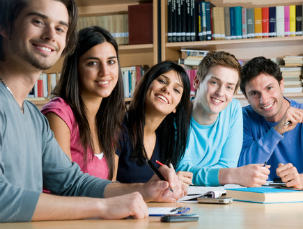 סטודנטים (אילוסטרציה: Shutterstock)