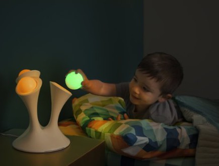 קל עם ילדים, מנורת לילה נטענת.jpg1  (צילום: amazon.com)