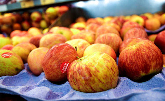 תפוחים בסופר (צילום: חדשות 2)