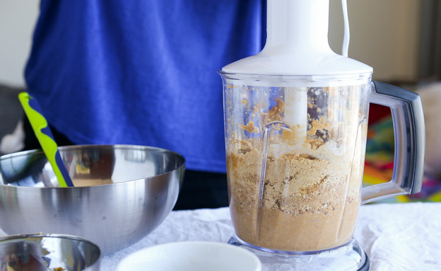 ריבועי שוקולד וחמאת בוטנים ללא אפייה