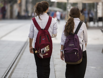 תלמידות בירושלים (צילום: נועם רבקין פנטון לפלאש 90)