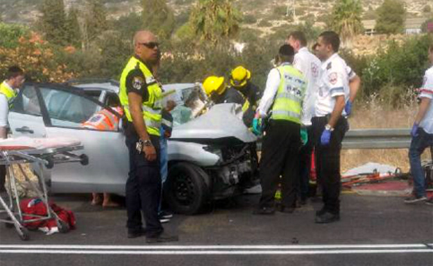 הרוג בתאונה בכביש 4 (צילום: מוחמד מוחסין)