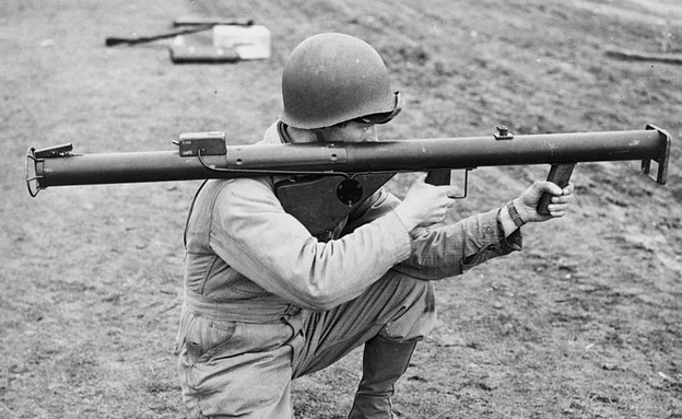 הנשקים הכי גרועים בעולם (צילום: U.S. Army Signal Corps photograph)