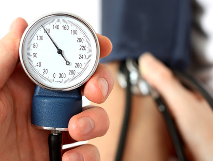 לחץ דם (צילום: LeventeGyori, Shutterstock)