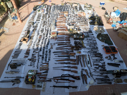 חלק מכלי הנשק שנתפסו (צילום: דובר צה