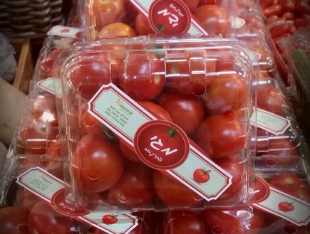 עגבניות בשוק האיכרים (צילום: גלעד ותמר צדיקפור, mako אוכל)
