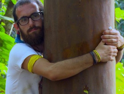 מימי נגד אודי: דו קרב חיבוק עצים (צילום: מתוך המשימה: אמזונס, שידורי קשת)
