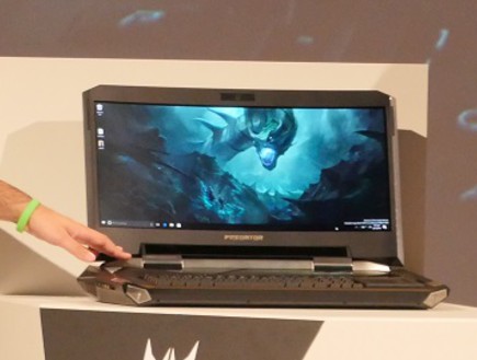 מחשב נייד עם מסך קעור Acer Predator 21X (צילום: אהוד קינן, ברלין, NEXTER)