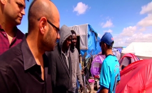 מחר: ביקור במחנה הפליטים המסוכן באירופה (צילום: חדשות 2)