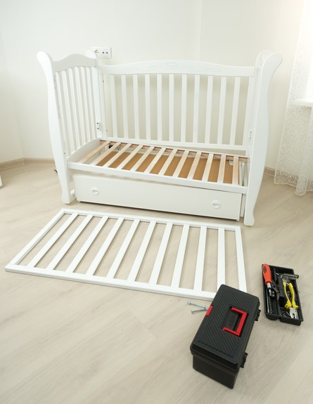 מיטת תינוק (צילום: kryzhov, Shutterstock)