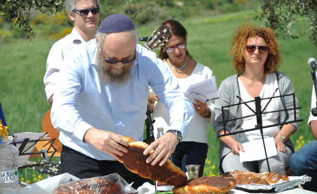 קבלת שבת - חוף הכרמל (צילום: נעם סבאג)