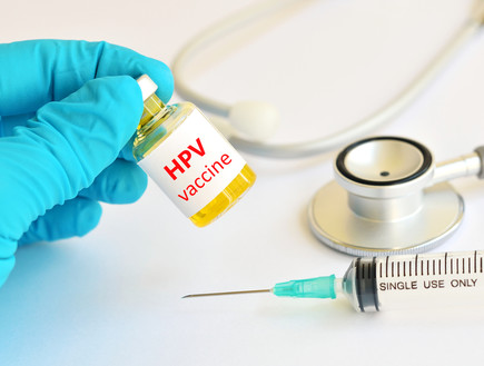 חיסון נגד הפפילומה (צילום: Jarun Ontakrai, Shutterstock)