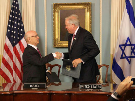 הסכם סיוע שעורר הדים רבים (צילום: שגרירות ישראל בוושינגטון)