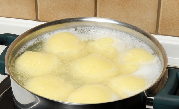 תפוחי אדמה בסיר (צילום: PeJo, Shutterstock)