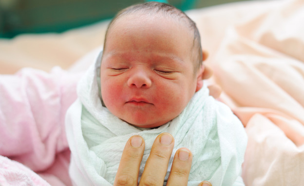 תינוק שרק נולד (צילום: ZouZou, Shutterstock)