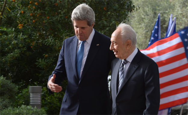 עם שר החוץ האמריקני קרי (צילום: מארק ניימן, לע"מ)