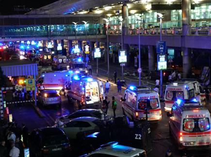 שדה התעופה באיסטנבול בערב הפיגוע (GETTY) (צילום: ספורט 5)