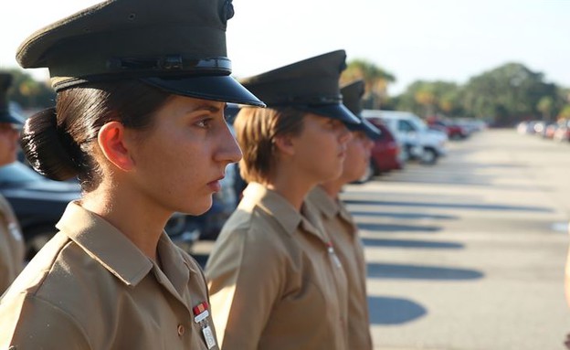 אמנדה איסא (צילום: Marine Corps)