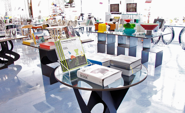 חנויות06, חנות הספרים בקומה הראשונה (צילום: 10corsocomo.com)