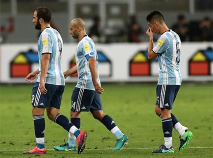 מתקשים בלי הפרעוש, שחקני ארגנטינה (gettyimages) (צילום: ספורט 5)