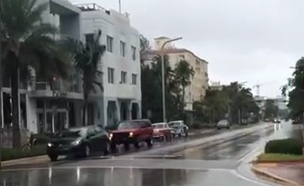 רחובות ריקים בעקבות הוריקן מת'יו בפלורידה (צילום: חדשות 2)