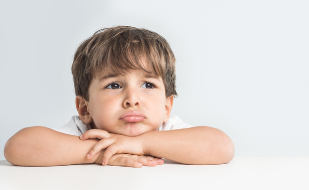 ילד מבקש סליחה (צילום: Shutterstock)