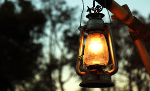 מנורת נפט (צילום: Shutterstock)