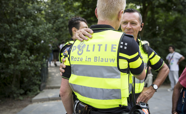 שוטרים גאים (צילום: Shutterstock)