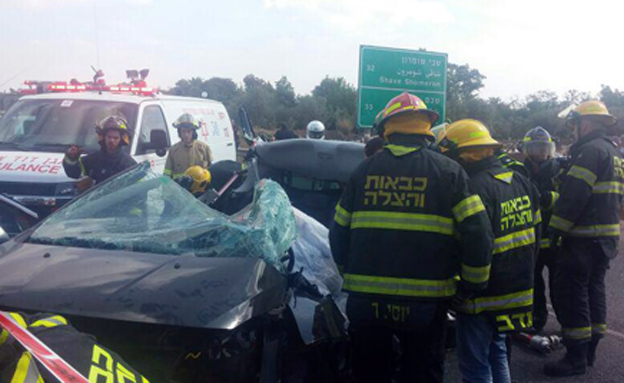 זירת התאונה בכביש 55, היום (צילום: דוברות מד"א)