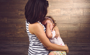 אישה עצובה בהריון (צילום: Shutterstock)