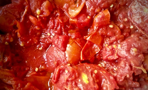 עגבניות מרוסקות עם הקליפה (צילום: מיכל לויט, אוכל טוב)