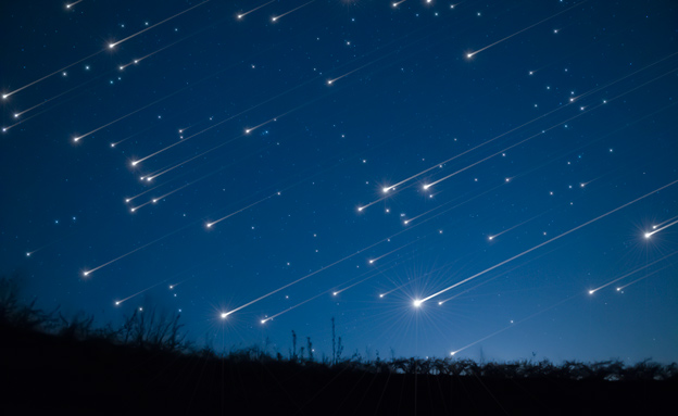 כוכב נופל בהזמנה אישית (צילום: Ruslan Kharchenko, 123RF)