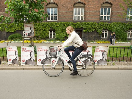 רוכבת אופניים בקופנהגן (צילום: Ragnar Singsaas, GettyImages IL)