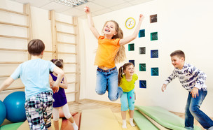שיעור ספורט בית ספר (צילום: Shutterstock, מעריב לנוער)