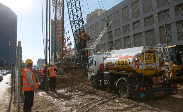 עבודות להקמת הרכבת הקלה בתל אביב, בפברואר (צילום: עופר וקנין, TheMarker)