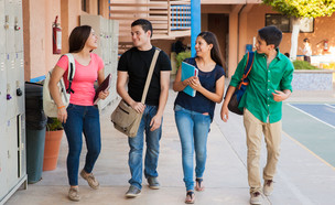 תלמידים בבית ספר (צילום: Shutterstock)