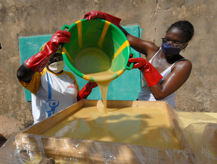 יצרניות חמאת שיאה בוואגאדוגו, בורקינה פאסו  (צילום: Shutterstock)