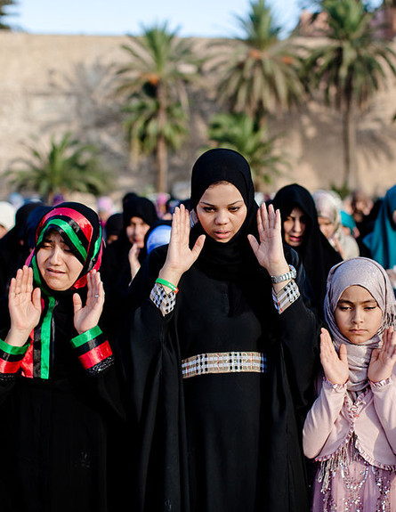 נשים מתפללות בטריפולי, לוב  (צילום: Gettyimages IL)