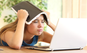 תלמידה מתוסכלת  (צילום: Shutterstock, מעריב לנוער)
