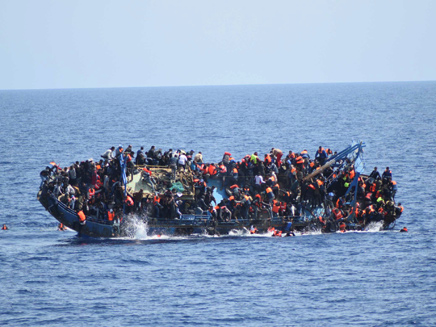 התהפכות סירת מהגרים, ארכיון (צילום: רויטרס)